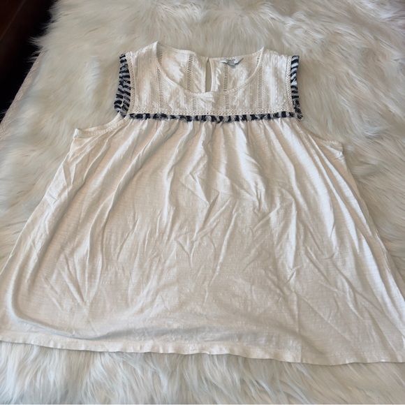 CROWN & IVY White Eyelet Swingy Top XL - Picture 2 of 7
